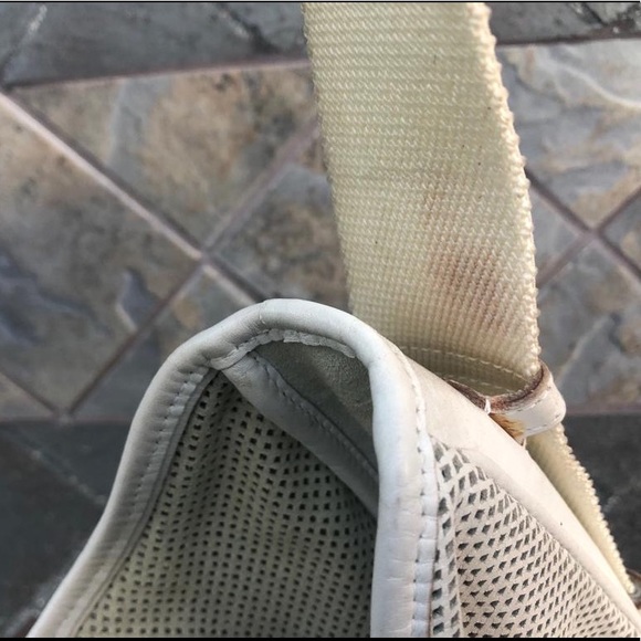 White Leather and Gold Hardware Shoulder Purse - Picture 10 of 13